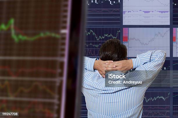Stock Trader Stockfoto und mehr Bilder von Geschäftsmann - Geschäftsmann, Akademisches Lernen, Analysieren