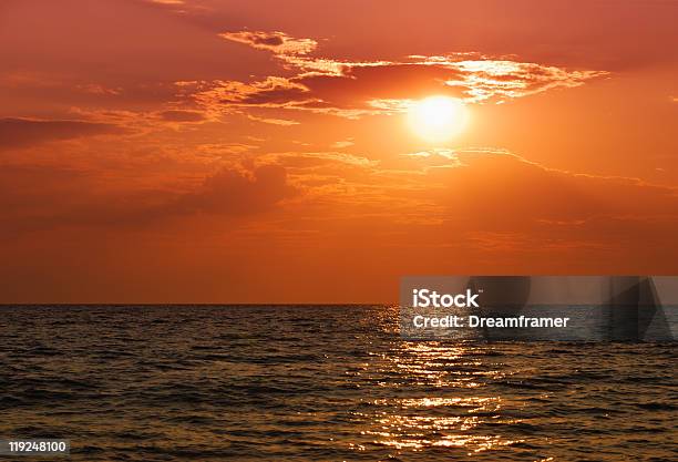 Foto de Halkidiki Pôrdosol e mais fotos de stock de Baía - Baía, Beleza, Beleza natural - Natureza