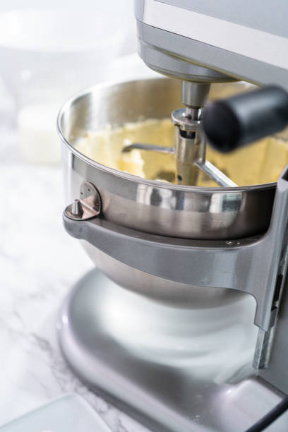 istock Baking homemade round vanilla cake. 1192484355