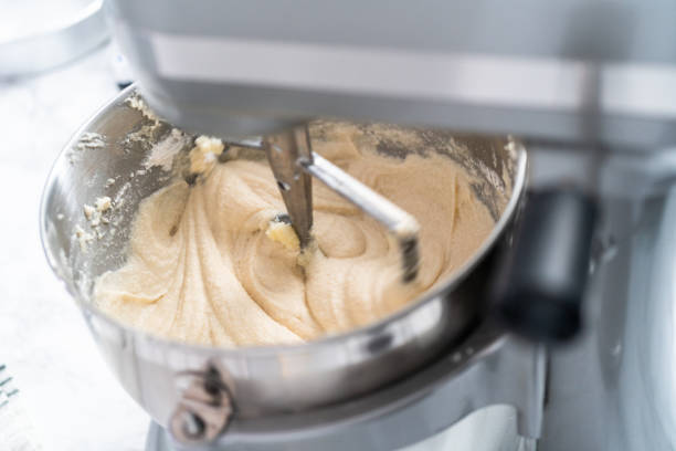 istock Baking homemade round vanilla cake. 1192487068