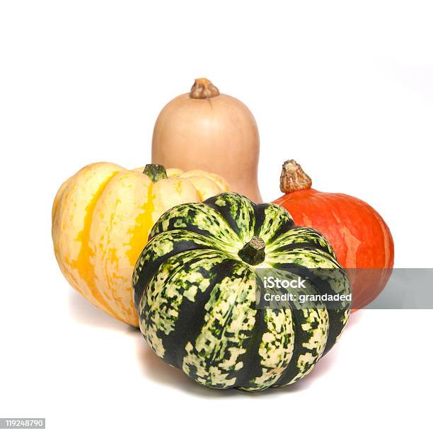 Selezione Di Deorative Gourds O Squashes - Fotografie stock e altre immagini di Arancione - Arancione, Autunno, Bianco