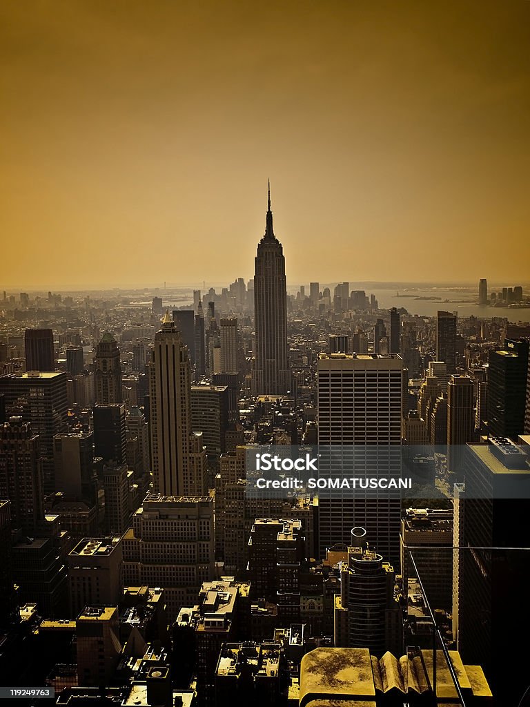 Manhattan Skyline ao entardecer - Foto de stock de Alto - Descrição Geral royalty-free
