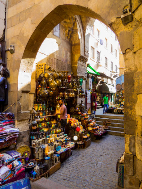 mercado de khan el-khalili, cairo, egipto - el khalili - fotografias e filmes do acervo