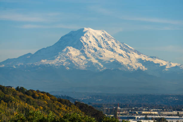 istock Peak And Port 8 1192511417