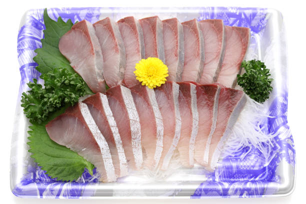 frutti di mare giapponesi, sashimi di hamachi yellowtail - sashimi white prepared fish hamachi foto e immagini stock
