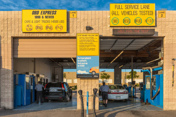 vehicle emissions testing station - toxic substance dirt pollution scientific experiment imagens e fotografias de stock