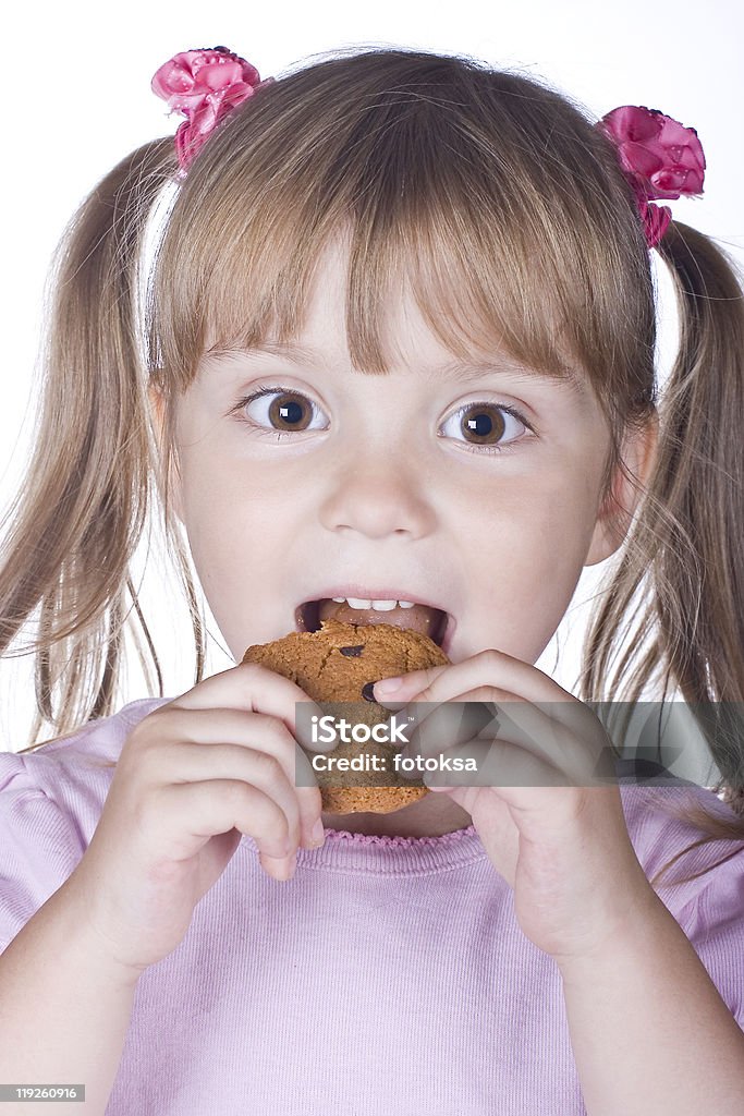 Menina com cookies de aveia - Foto de stock de Biscoito royalty-free