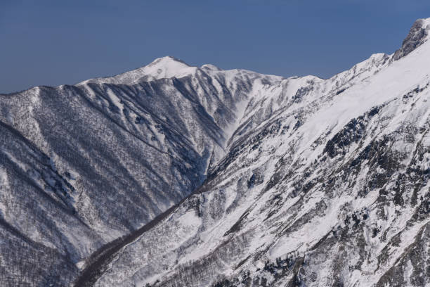 istock Mt.Oizumata seen from Tenjin Ridge in spring 1192638362