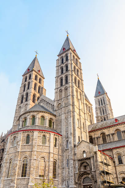 ノートルダム・ド・トゥルナイ塔、聖母大聖堂、トゥルナイ、ワロン自治体、ベルギー - tournai ストックフォトと画像