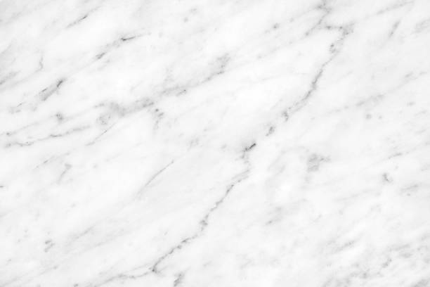 weiße carrara marmor natürliche lichtoberfläche für bad oder küche arbeitsplatte - marble stock-fotos und bilder