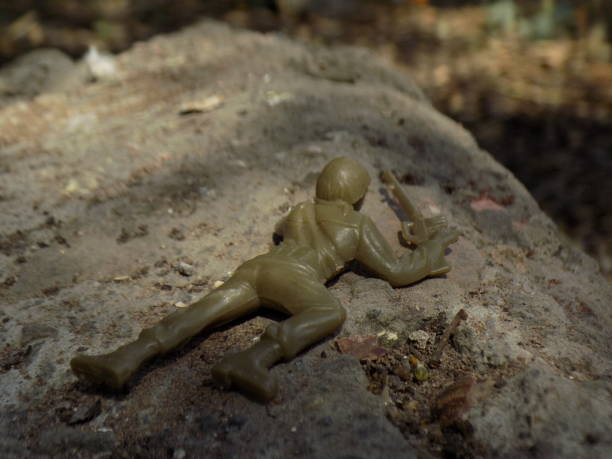 istock Soldier lurking 1192738797