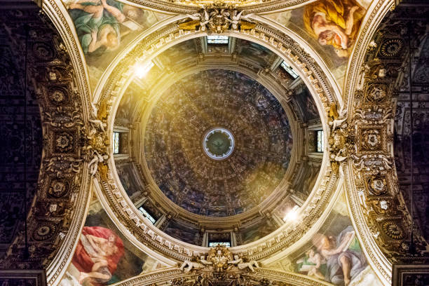 church dome - inside view - dome milan italy architectural feature italy imagens e fotografias de stock