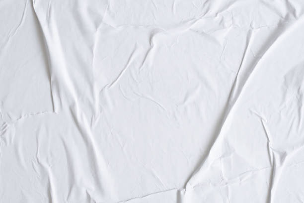 fond blanc blanc froissé et froissé de texture d'affiche de papier - glued photos et images de collection