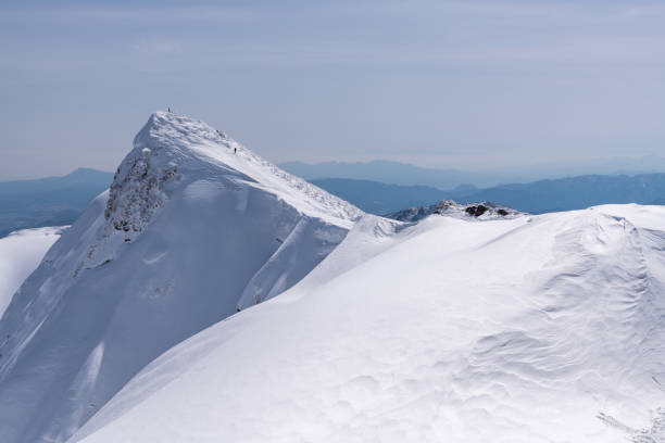 istock Tomanomimi seen from Okinomimi in spring 1192769239