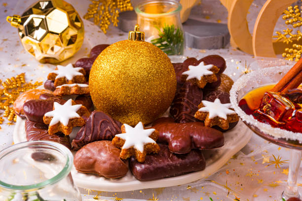 istock Delicious Christmas gingerbread dishes 1192795624