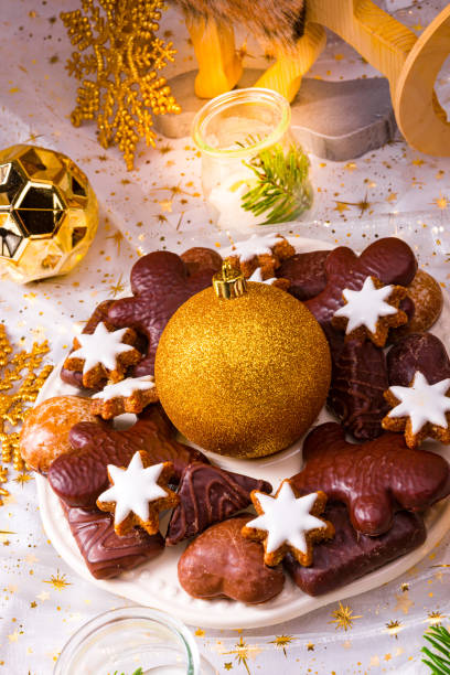 istock Delicious Christmas gingerbread dishes 1192797213