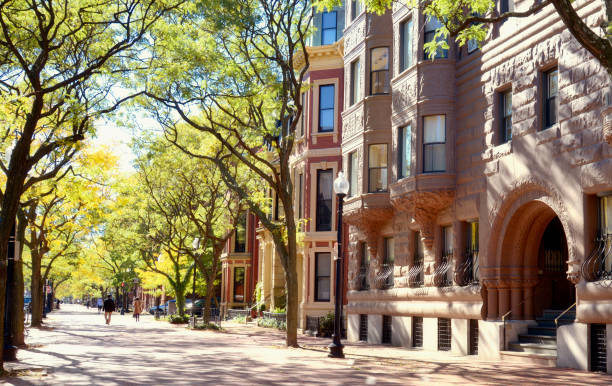 brownstones, back bay, boston. - residential structure house luxury brownstone photos et images de collection