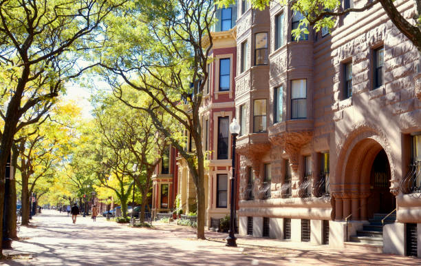 ブラウンストーンズ、バックベイ、ボストン - boston back bay residential district house ストックフォトと画像