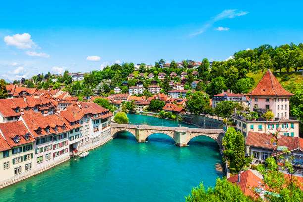 berner luftpanorama, schweiz - nydeggbrucke stock-fotos und bilder