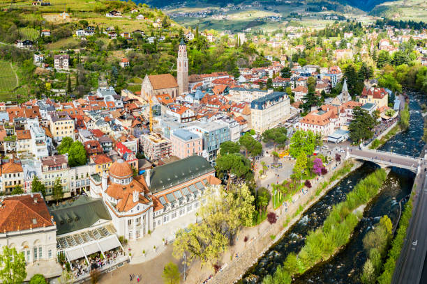 merano or meran, south tyrol - merano imagens e fotografias de stock