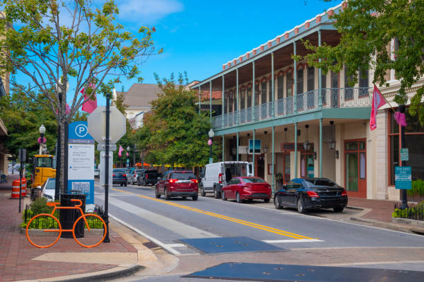 downtown pensacola, floride - pensacola photos et images de collection