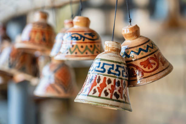 céramique traditionnelle ouzbek bells artisanat céramique boukhara ouzbékistan - 2274 photos et images de collection