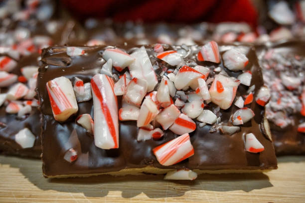 istock Peppermint Dark Chocolate Shortbread Cookies 1192967703