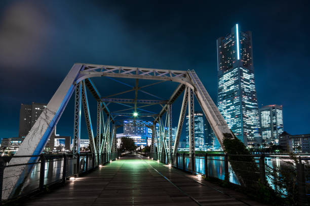 ponte americano a yokohama - landmark tower tokyo prefecture japan asia foto e immagini stock