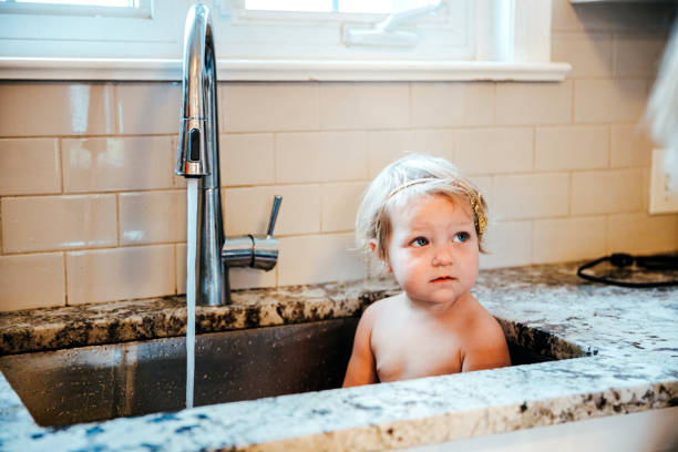 istock Waiting for Mum to give me a bath! 1193054658