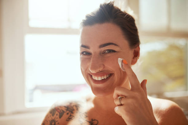 istock Skin loves lotion 1193065273