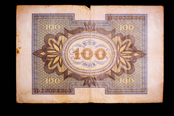 istock Deutsche Mark, back view 100 Mark Banknote  - German Banknote from 1920 - 1929 1193080825