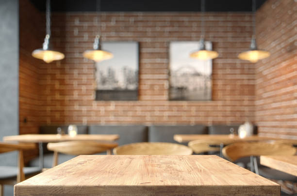 コフショップの空のテーブルトップ - カフェ ストックフォトと画像