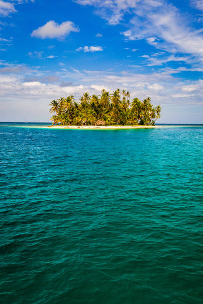 Paradise Island, San Blas, Panama Paradise Island, San Blas, Panama kuna yala stock pictures, royalty-free photos & images