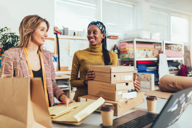 istock Sales Online. Working women at their store. 1193260554