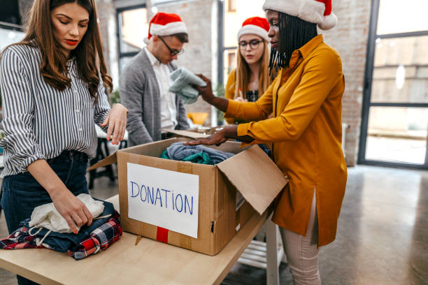 istock Volunteers collecting donations at Christmas 1193275144