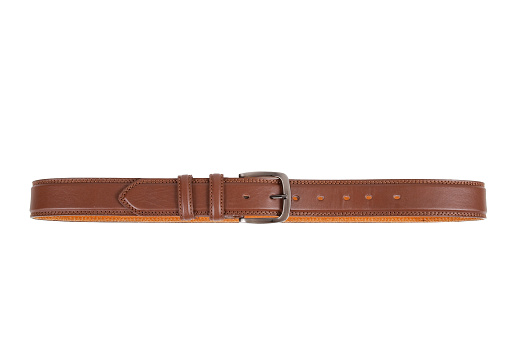 Cinturón de cuero marrón; foto sobre fondo blanco photo