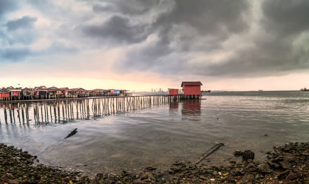 タン桟橋、ジョージタウン、ペナンの嵐の日の眺め - hurricane george ストックフォトと画像