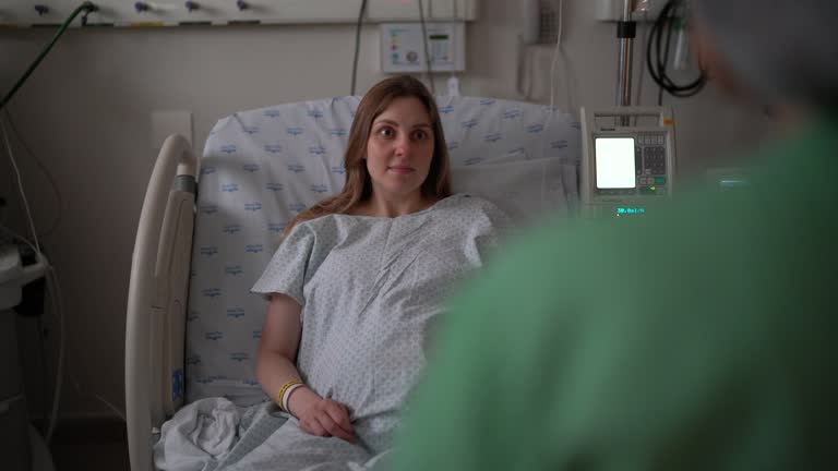 2,600+ Pregnant Women Giving Birth Stock Videos and Royalty-Free