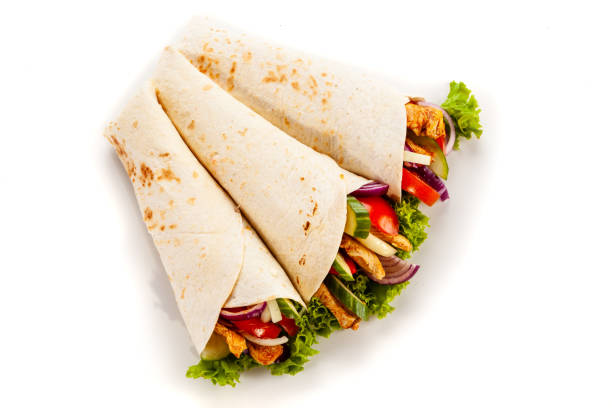 kebab - carne e vegetais grelhados no fundo branco - turkey sandwich fotos - fotografias e filmes do acervo