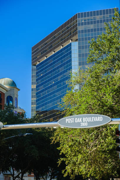 istock Houston Sign Cityscape 1193385822