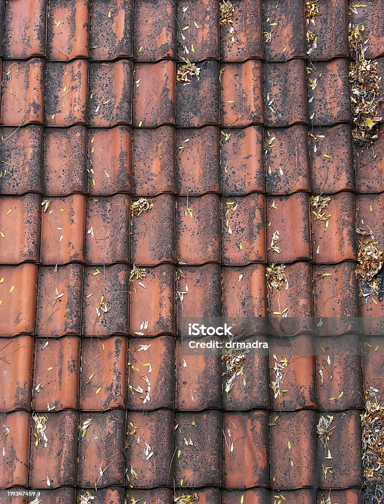 Old red toit - Photo de Abstrait libre de droits