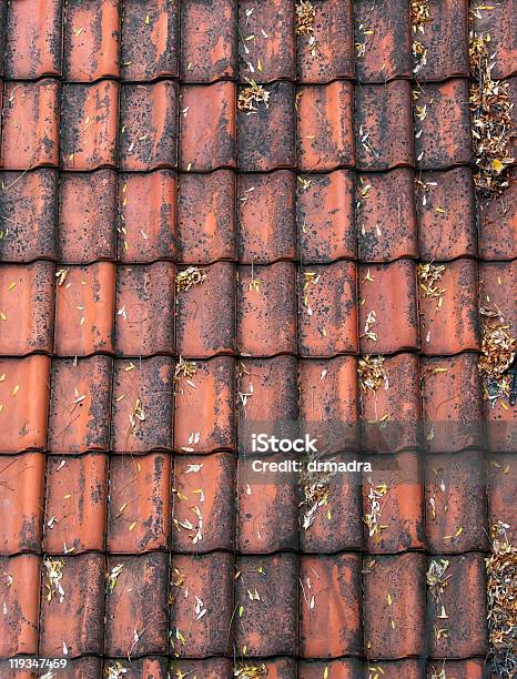 Foto de Old Red Roof De Scrabble e mais fotos de stock de Abstrato - Abstrato, Antigo, Arquitetura