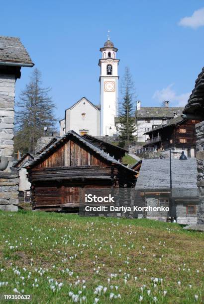 Wsi Kościół W Bosco Gurin - zdjęcia stockowe i więcej obrazów Kultura szwajcarska - Kultura szwajcarska, Szwajcaria, Bezpieczeństwo