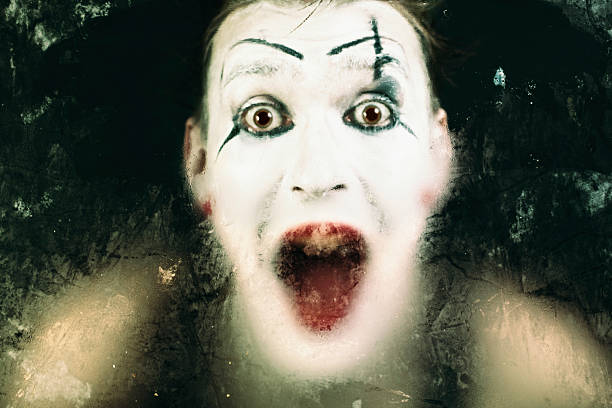 assustador rosto gritando mímico - clown mime sadness depression - fotografias e filmes do acervo