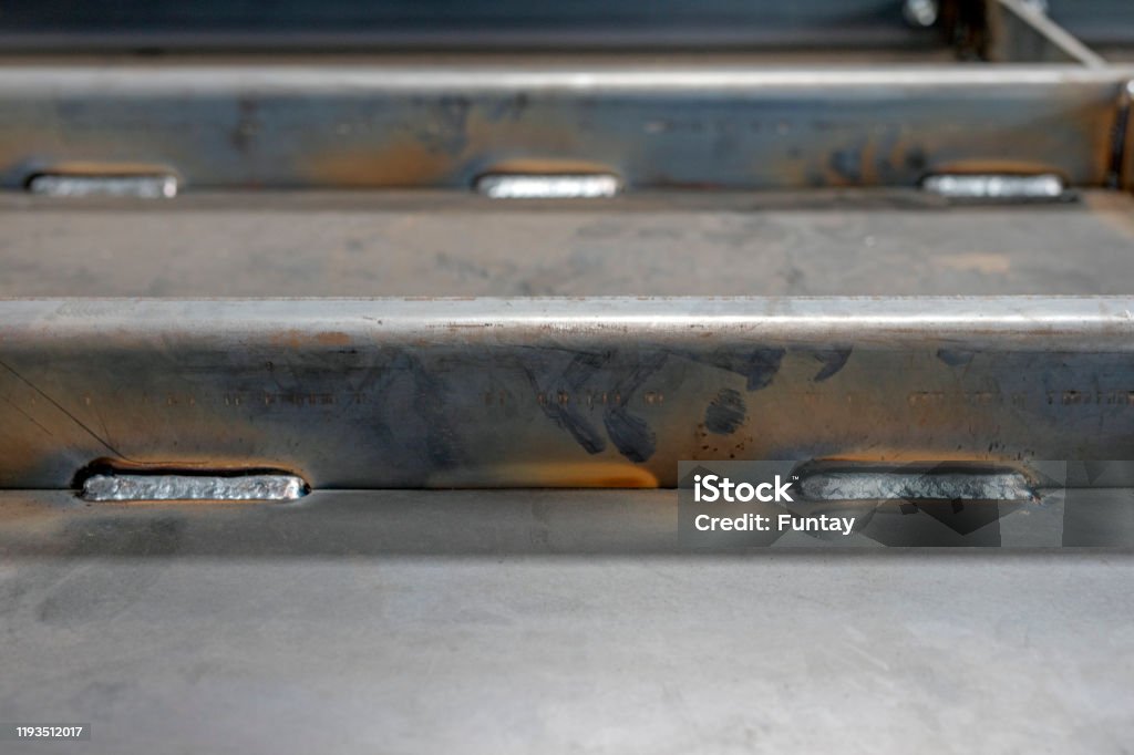 Staggered Intermittent Fillet Welding For Steel Construction Staggered Intermittent Fillet Welding For Steel Construction