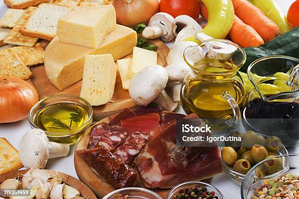 Tradicional Ingredientes Alimentares - Fotografias de stock e mais imagens de Alho - Alho, Alimentação Saudável, Azeite