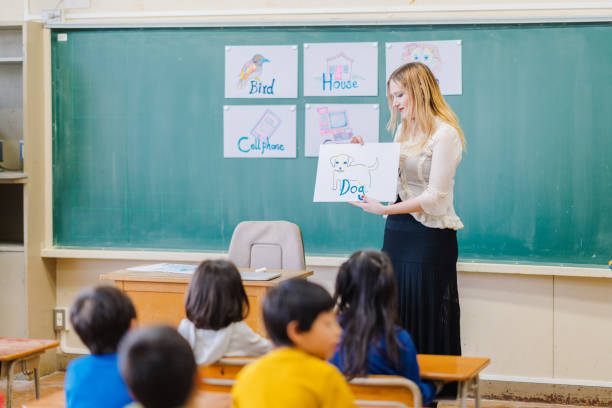 일본 초등학교영어교사 - 영어 뉴스 사진 이미지