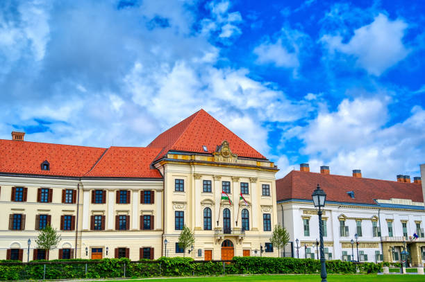 o palácio presidencial húngaro em budapest, hungria - sandor palace - fotografias e filmes do acervo