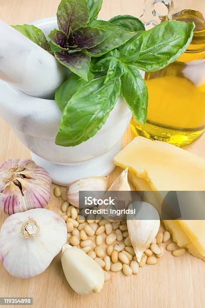 Foto de Pesto De Manjericão e mais fotos de stock de Alho - Alho, Alimentação Saudável, Amarelo