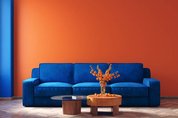 modernes interieur in trendigen farben des jahres 2020 - orange farbe stock-fotos und bilder